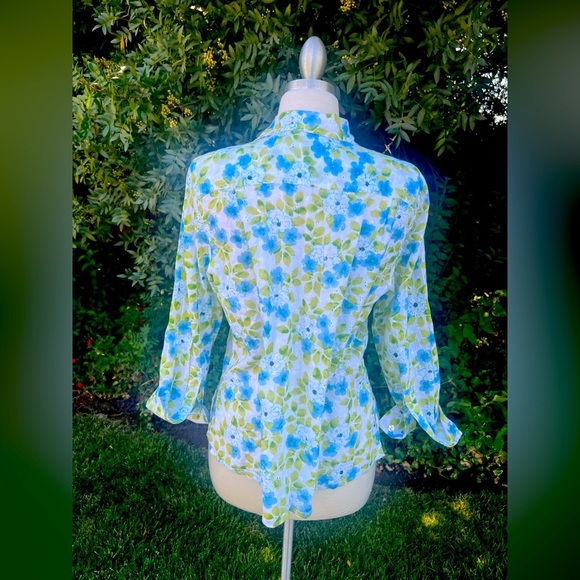 Blue and Green Floral 🌷Women's Button Down Shirt - Picture 5 of 6
